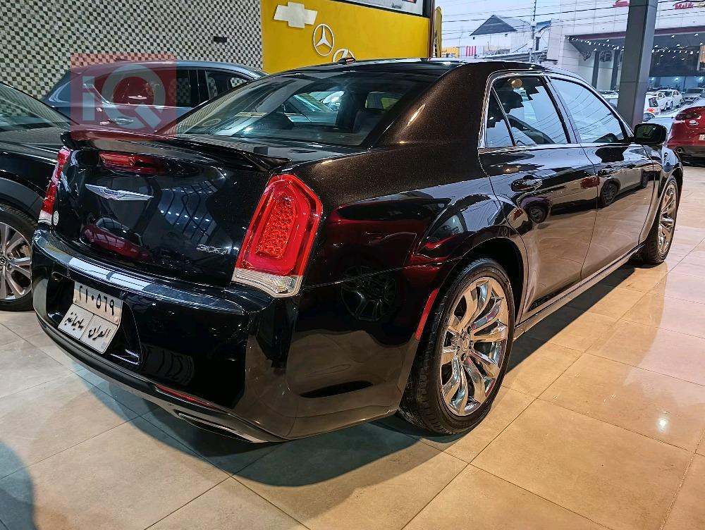 کرایسلەر 300